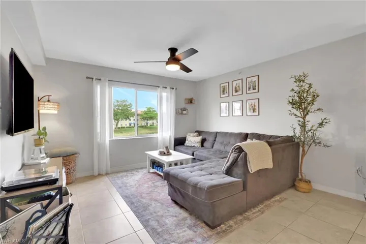 8304 Key Royal Cir 1723, Naples, Florida 34119