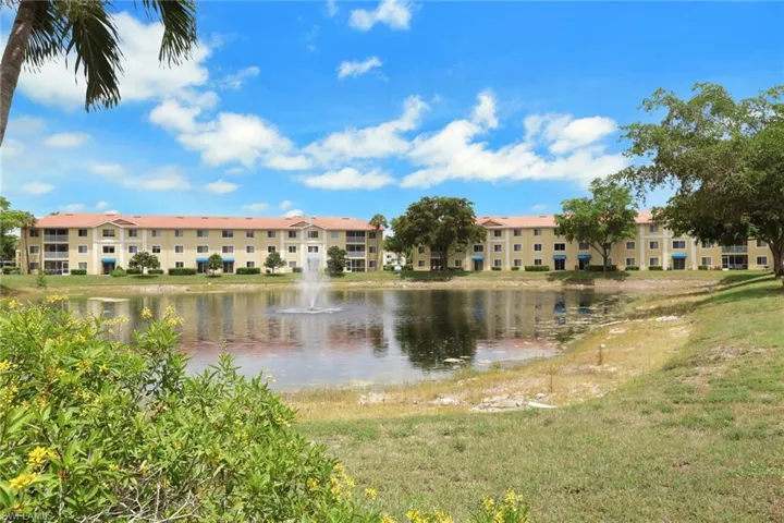 8304 Key Royal Cir 1723, Naples, Florida 34119