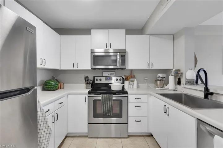 8304 Key Royal Cir 1723, Naples, Florida 34119