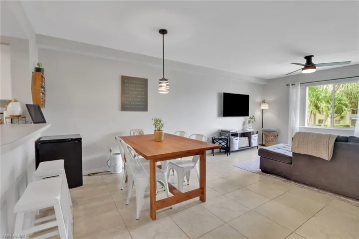8304 Key Royal Cir 1723, Naples, Florida 34119