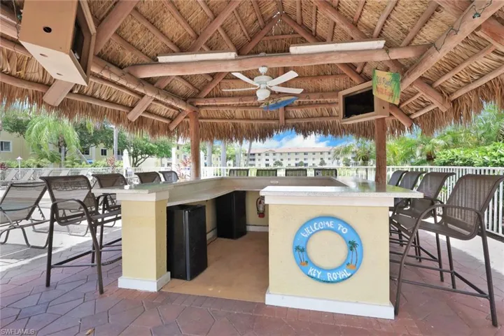 8304 Key Royal Cir 1723, Naples, Florida 34119