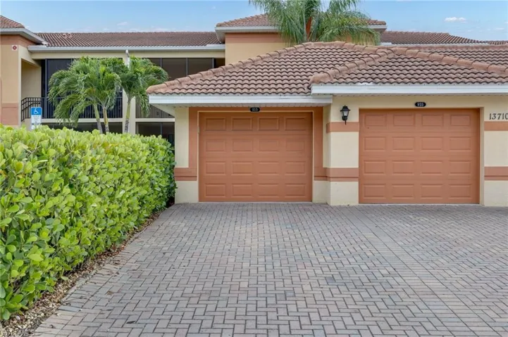 13710  Julias  WAY, Fort Myers, FL 33919