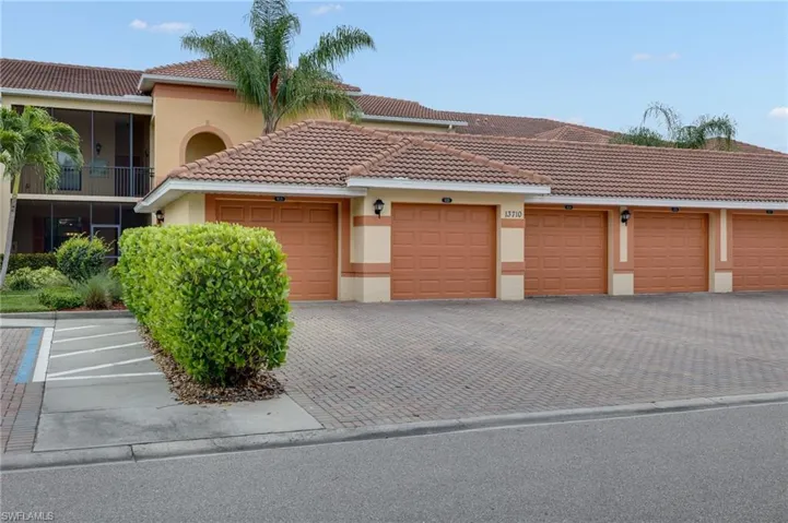 13710  Julias  WAY, Fort Myers, FL 33919