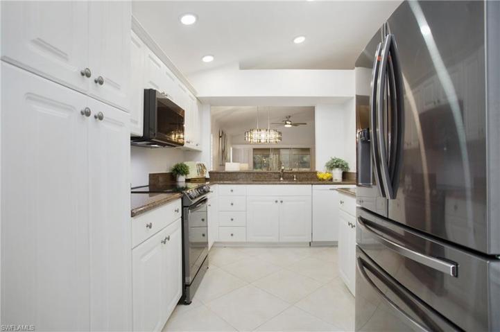1550 Weybridge CIR # 37, NAPLES FL 34110
