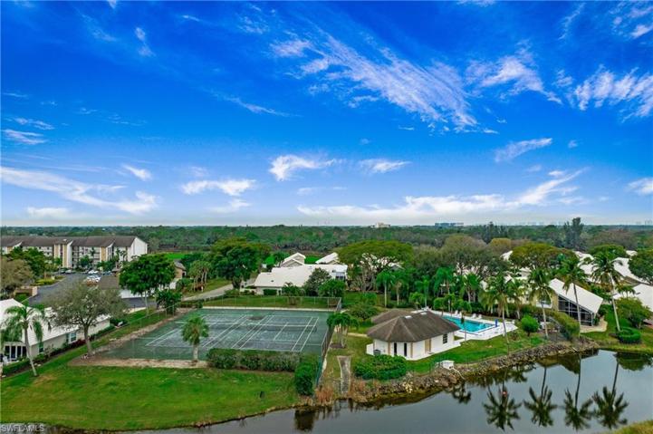1550 Weybridge CIR # 37, NAPLES FL 34110