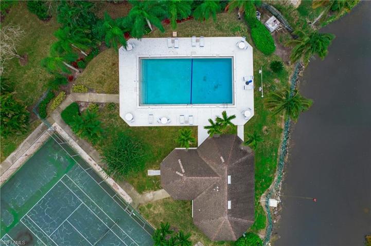 1550 Weybridge CIR # 37, NAPLES FL 34110