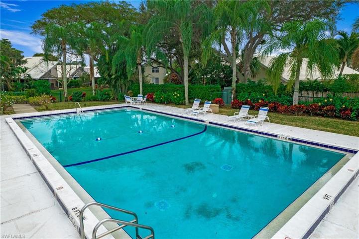 1550 Weybridge CIR # 37, NAPLES FL 34110