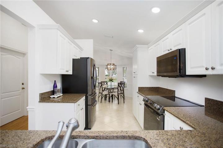 1550 Weybridge CIR # 37, NAPLES FL 34110