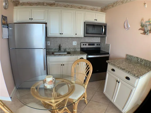 Granite counter and slow close cabinets