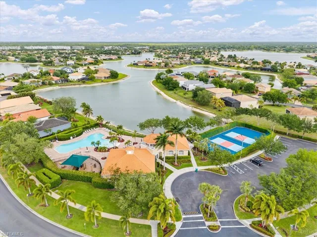 2099 Grove Dr, Naples, Florida 34120