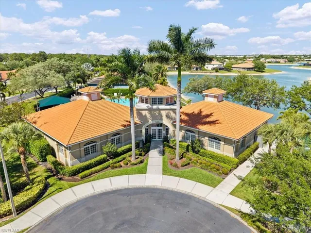 2099 Grove Dr, Naples, Florida 34120
