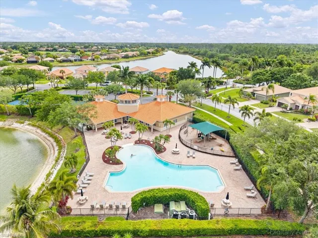 2099 Grove Dr, Naples, Florida 34120