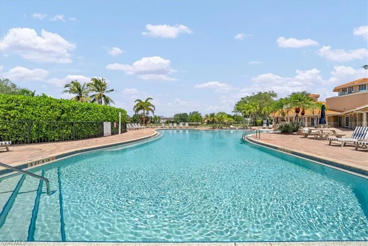 2099 Grove Dr, Naples, Florida 34120