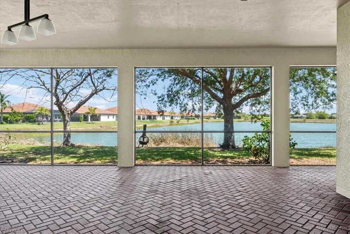 2099 Grove Dr, Naples, Florida 34120