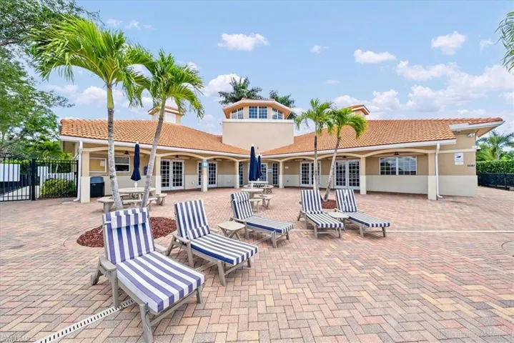 2099 Grove Dr, Naples, Florida 34120