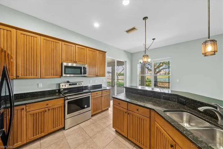 2099 Grove Dr, Naples, Florida 34120