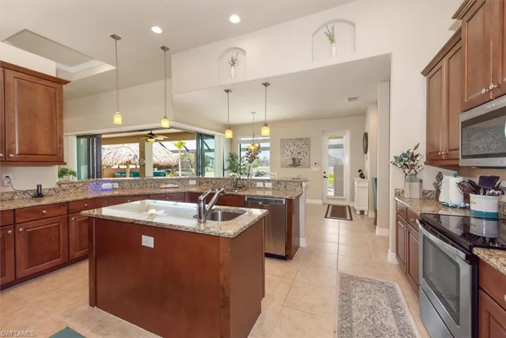 1614 Nw 43rd Ave, Cape Coral, Florida 33993