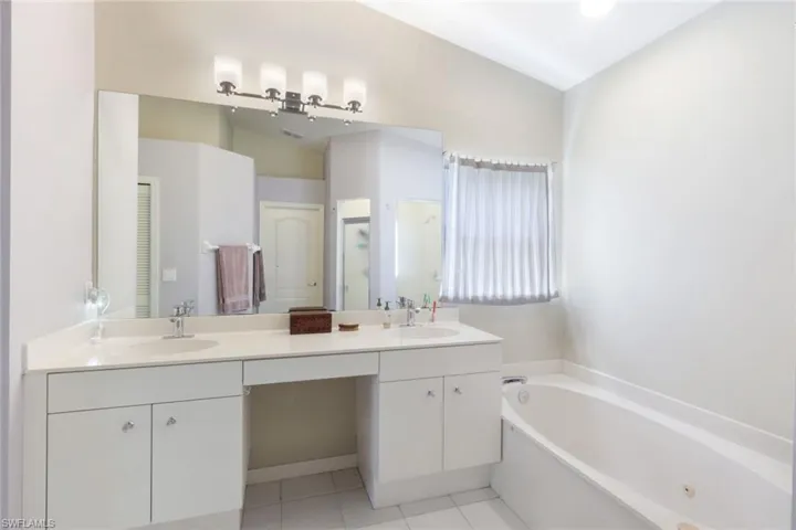 4332  Mistlethrush  LN, Naples, FL 34119