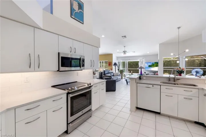 4332  Mistlethrush  LN, Naples, FL 34119
