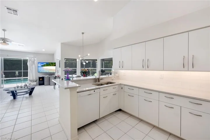 4332  Mistlethrush  LN, Naples, FL 34119