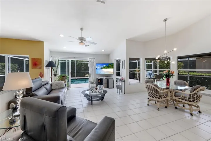 4332  Mistlethrush  LN, Naples, FL 34119