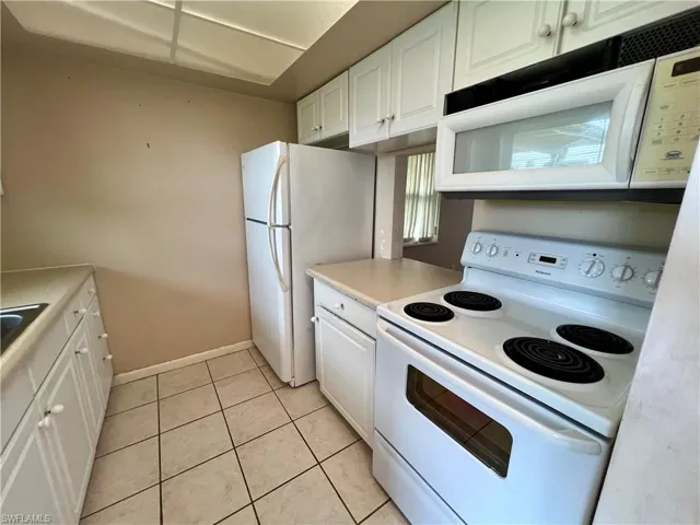 2206  Gardenia  WAY, Lehigh Acres, FL 33936