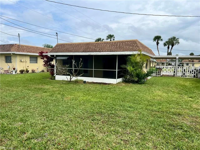 2206  Gardenia  WAY, Lehigh Acres, FL 33936