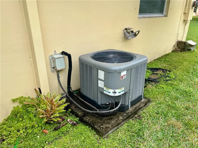 2206  Gardenia  WAY, Lehigh Acres, FL 33936