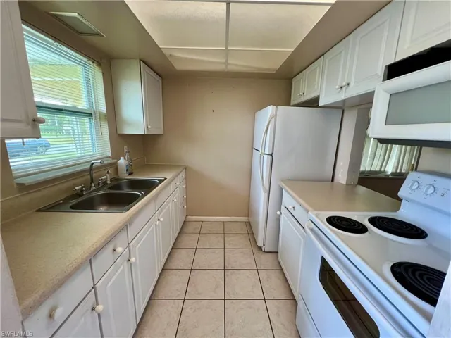 2206  Gardenia  WAY, Lehigh Acres, FL 33936