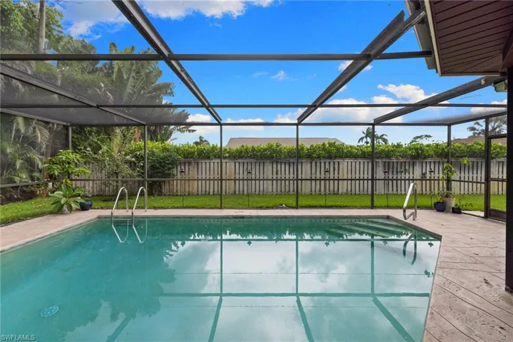 433 Golfview, Naples, Florida 34110