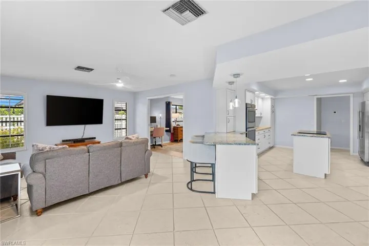 433 Golfview, Naples, Florida 34110