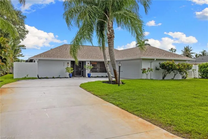 433 Golfview, Naples, Florida 34110