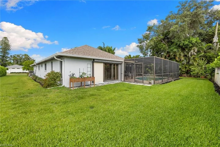 433 Golfview, Naples, Florida 34110