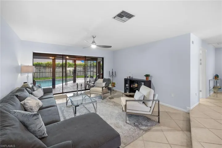 433 Golfview, Naples, Florida 34110