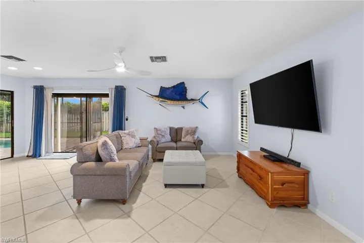 433 Golfview, Naples, Florida 34110