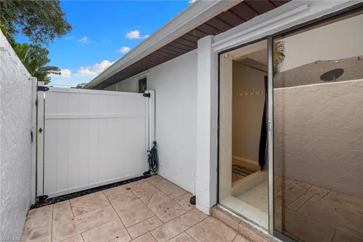 433 Golfview, Naples, Florida 34110