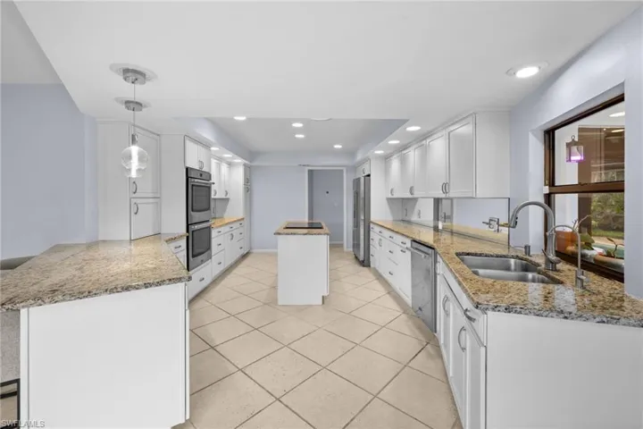 433 Golfview, Naples, Florida 34110