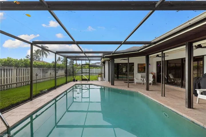 433 Golfview, Naples, Florida 34110