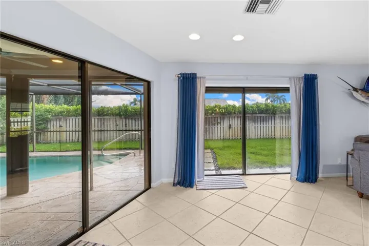 433 Golfview, Naples, Florida 34110