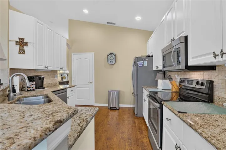 15289 Laguna Hills Dr, Fort Myers, Florida 33908