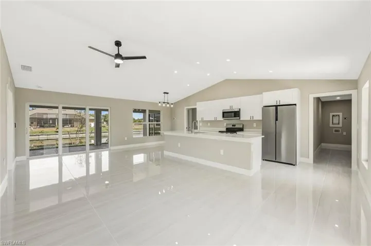 2821 Nw 25th Ln, Cape Coral, Florida 33993