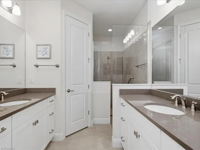 2146 Marquesa Cir, Naples, Florida 34112