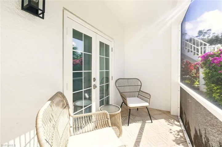 871  Tanbark  DR, Naples, FL 34108