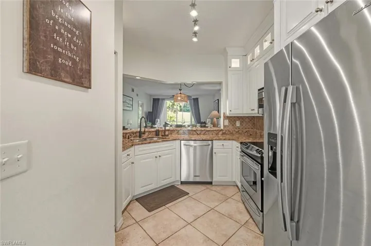 871  Tanbark  DR, Naples, FL 34108