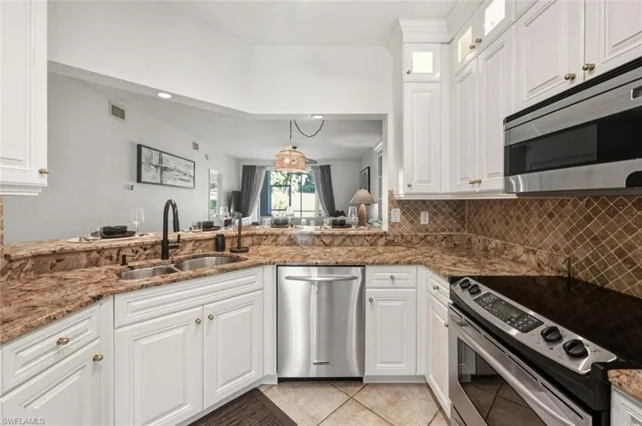 871  Tanbark  DR, Naples, FL 34108