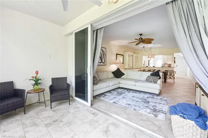 871  Tanbark  DR, Naples, FL 34108