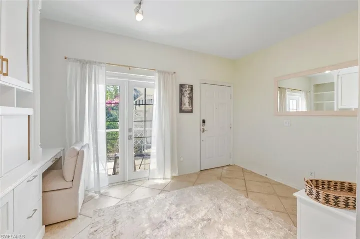 871  Tanbark  DR, Naples, FL 34108