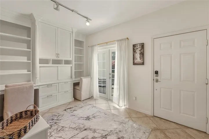 871  Tanbark  DR, Naples, FL 34108