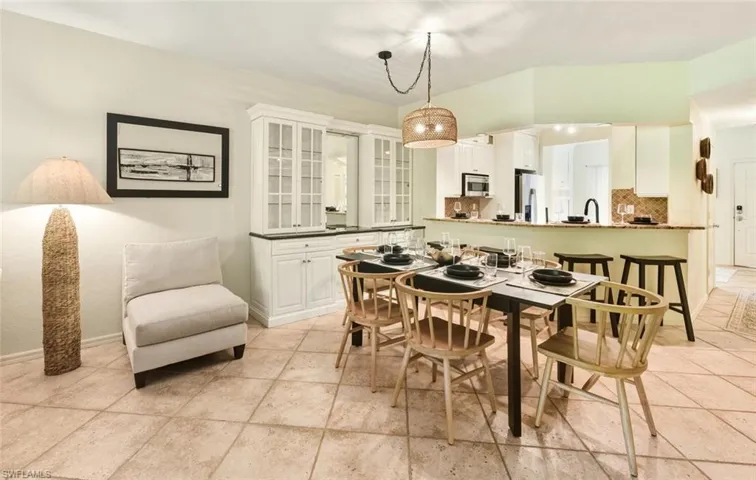 871  Tanbark  DR, Naples, FL 34108