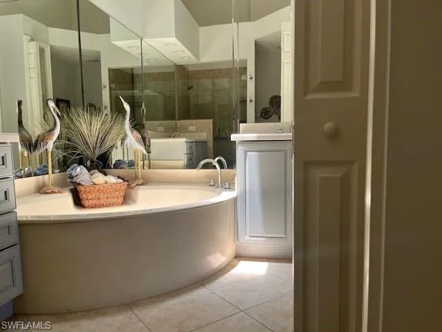 7842 Hawthorne Dr 1703, Naples, Florida 34113